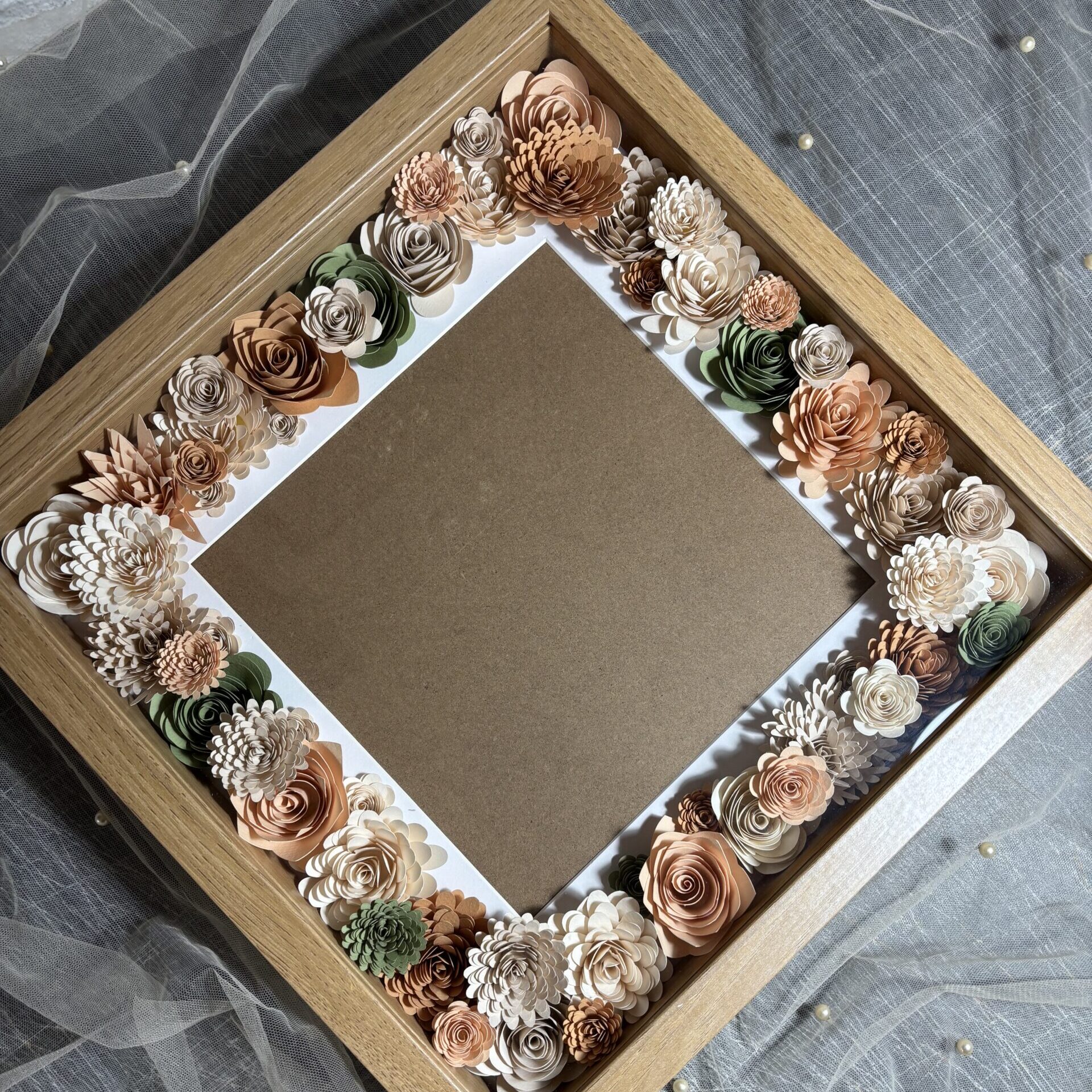 Κορνίζα 32×32 ιδανική για στεφανοθήκη